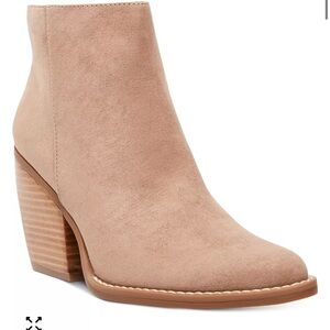 madden girl Klickk western style Tan Suede Ankle Boots size 9